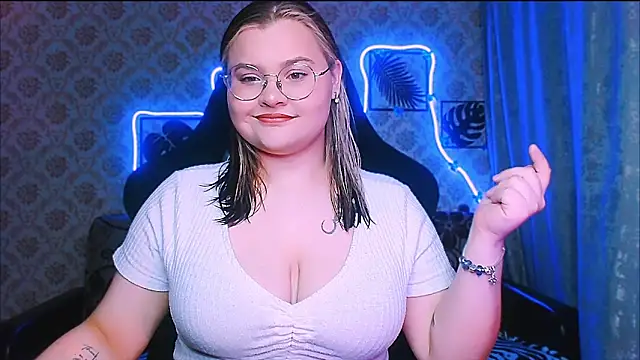 Snapshot of InLoveWithLife26 chatting on April 2026 08:06:02 PM InLoveWithLife26 online show from April 2026 08:06:02 PM