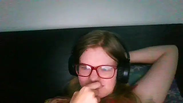 Moonolighta online show from September 2025 07:02:01 AM