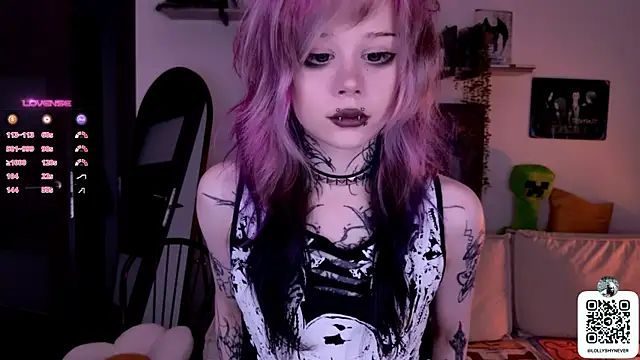 Snapshot of Lollyshy chatting on October 2025 10:35:02 AM Lollyshy online show from October 2025 10:35:02 AM