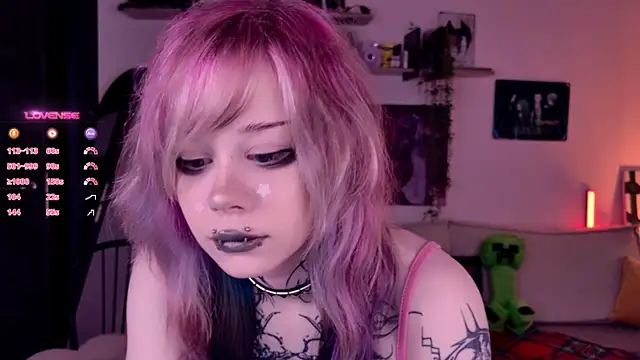 Snapshot of Lollyshy chatting on November 2025 10:47:01 AM Lollyshy online show from November 2025 10:47:01 AM