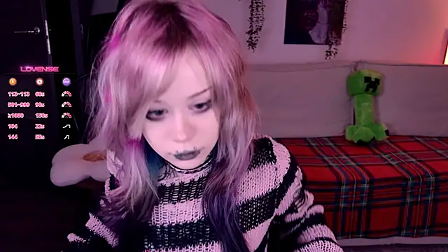 Snapshot of Lollyshy chatting on November 2025 10:32:01 AM Lollyshy online show from November 2025 10:32:01 AM