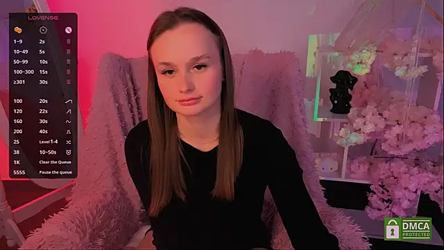 Lara Vest online show from September 2025 01:59:01 PM