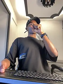 Brycce santos online show from October 2025 01:31:01 PM