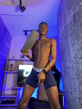 Snapshot of Brycce_santos chatting on February 2026 04:07:02 PM Brycce santos online show from February 2026 04:07:02 PM