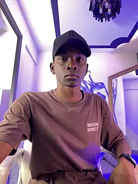 Snapshot of Brycce_santos chatting on April 2026 02:33:01 PM Brycce santos online show from April 2026 02:33:01 PM