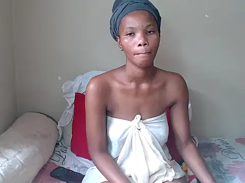 Snapshot of _SweetLips_ chatting on October 2025 10:01:01 AM SweetLips online show from October 2025 10:01:01 AM