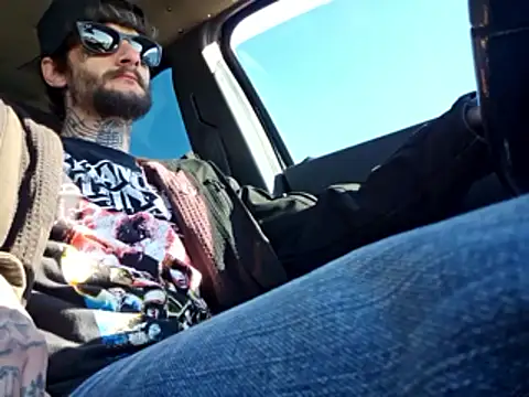 Snapshot of DevG59 chatting on April 2026 02:40:01 PM DevG59 online show from April 2026 02:40:01 PM