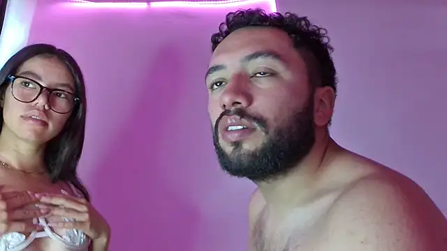 Snapshot of annaandgray chatting on April 2026 04:45:02 PM annaandgray online show from April 2026 04:45:02 PM