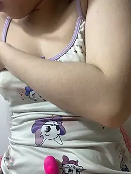 SiennaQueen18 online show from October 2025 07:38:01 PM