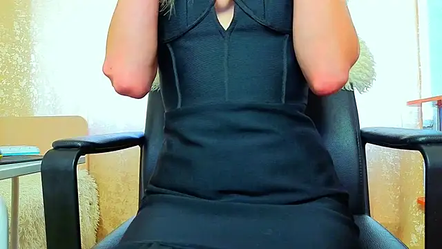 Snapshot of Bom_Mia_Bom chatting on April 2026 06:11:01 AM Bom Mia Bom online show from April 2026 06:11:01 AM