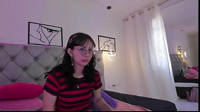 Naughty Couple83 online show from February 2026 07:18:01 PM