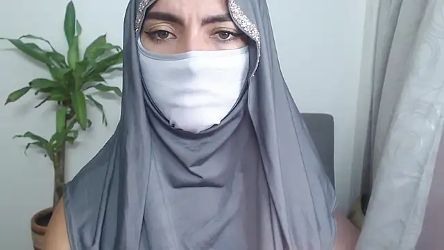 Snapshot of jade_nassar chatting on November 2025 11:37:02 PM jade nassar online show from November 2025 11:37:02 PM