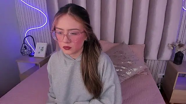 SamanthaPeachss online show from October 2025 12:23:01 PM