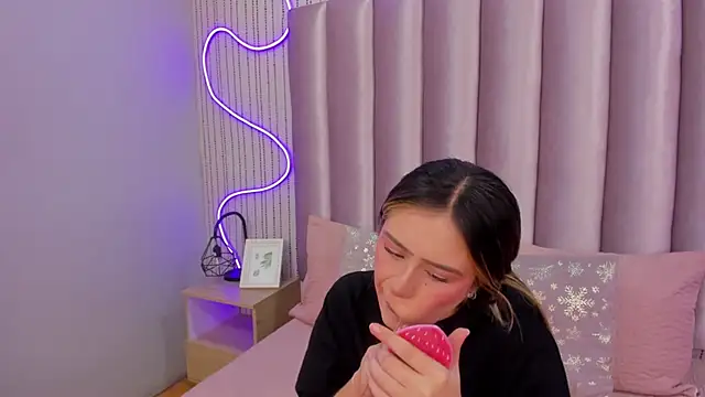 SamanthaPeachss online show from November 2025 12:20:01 PM