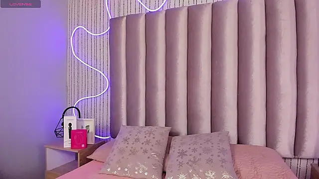 SamanthaPeachss online show from February 2026 11:04:02 AM