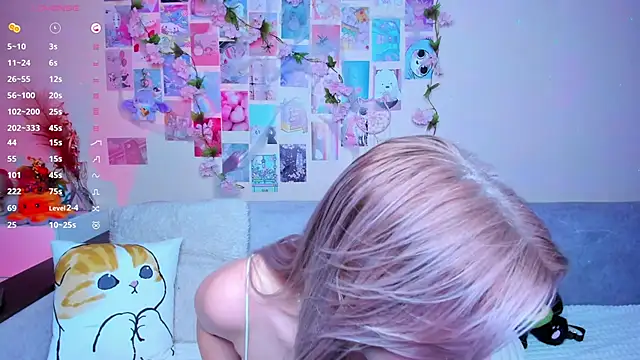 Snapshot of CortneyCane chatting on November 2025 08:09:01 PM CortneyCane online show from November 2025 08:09:01 PM