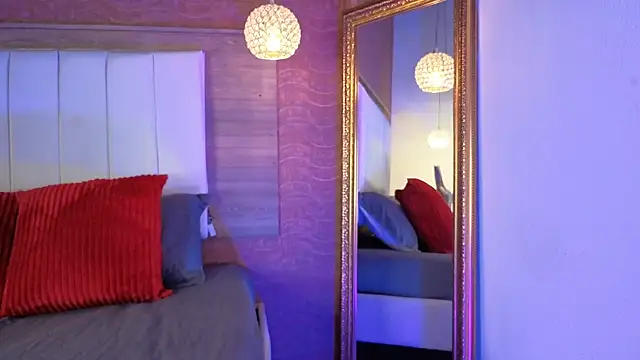 Snapshot of AgnesIvanova chatting on October 2025 06:32:01 PM AgnesIvanova online show from October 2025 06:32:01 PM