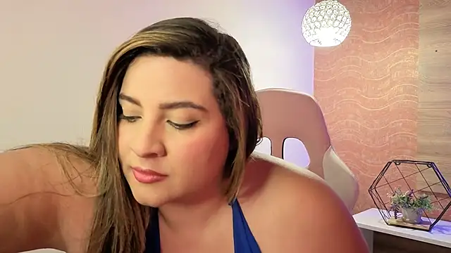 Snapshot of AgnesIvanova chatting on January 2026 06:57:01 PM AgnesIvanova online show from January 2026 06:57:01 PM