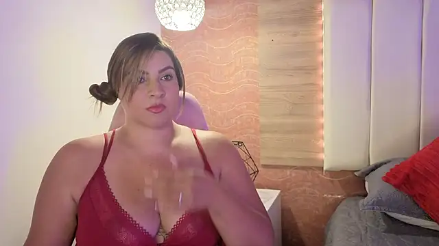 Snapshot of AgnesIvanova chatting on February 2026 07:11:01 PM AgnesIvanova online show from February 2026 07:11:01 PM