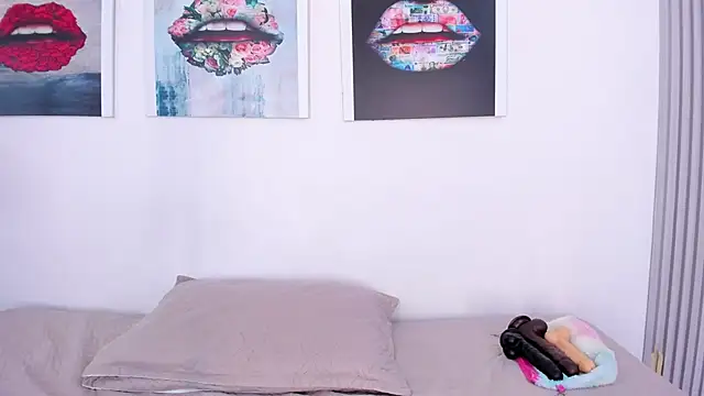 Monika-Ruiz online show from September 2025 07:28:02 PM