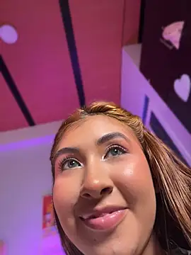 emilysofiia online show from April 2026 09:39:33 PM