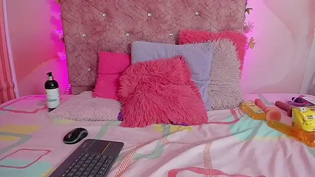 Snapshot of Mila_grace_ chatting on October 2025 06:38:02 PM Mila grace online show from October 2025 06:38:02 PM