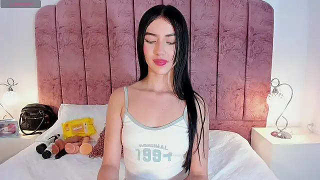 ValeskaZuev1 online show from September 2025 07:40:02 PM