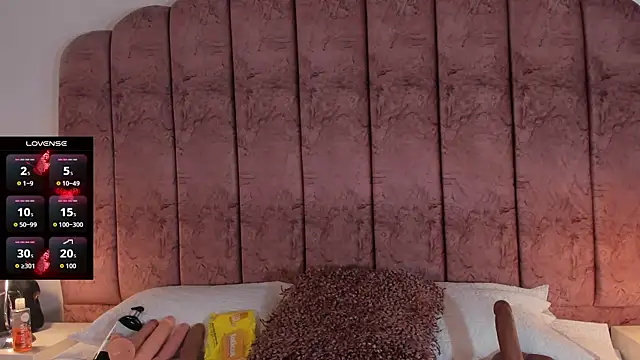 ValeskaZuev1 online show from October 2025 07:01:01 PM