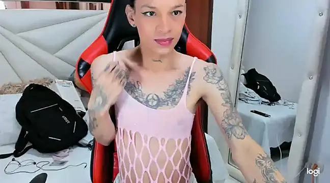 Snapshot of sara_slut21 chatting on December 2024 06:26:01 PM sara slut21 online show from December 2024 06:26:01 PM