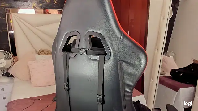 Snapshot of sara_slut21 chatting on December 2024 04:28:01 PM sara slut21 online show from December 2024 04:28:01 PM