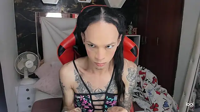 Snapshot of sara_slut21 chatting on December 2024 03:37:01 PM sara slut21 online show from December 2024 03:37:01 PM