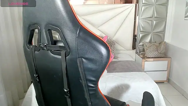 Snapshot of sara_slut21 chatting on January 2025 10:46:02 PM sara slut21 online show from January 2025 10:46:02 PM