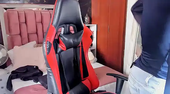 Snapshot of sara_slut21 chatting on January 2025 08:14:01 PM sara slut21 online show from January 2025 08:14:01 PM