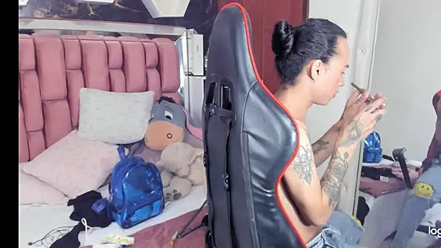 Snapshot of sara_slut21 chatting on February 2025 08:38:02 PM sara slut21 online show from February 2025 08:38:02 PM