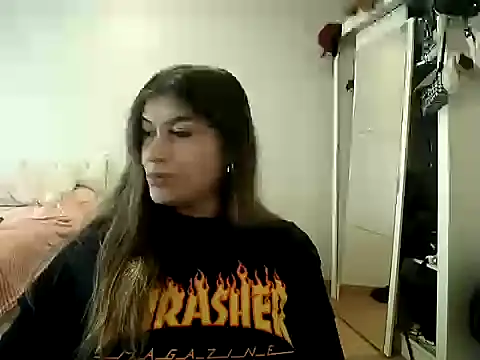 Snapshot of Becca_B chatting on June 2026 05:51:01 PM Becca B online show from June 2026 05:51:01 PM