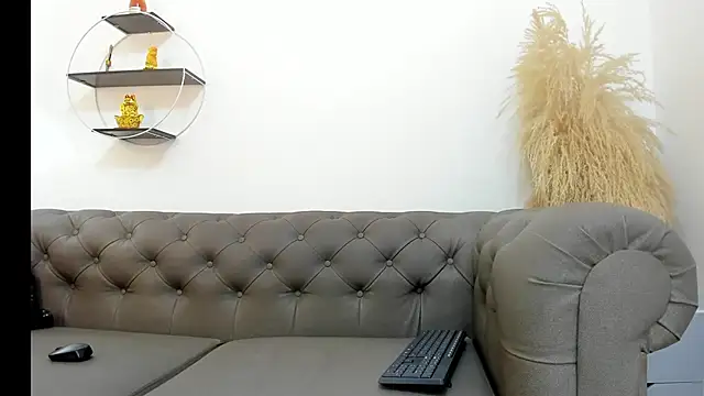 nefer ahsgarr online show from September 2025 09:36:02 PM