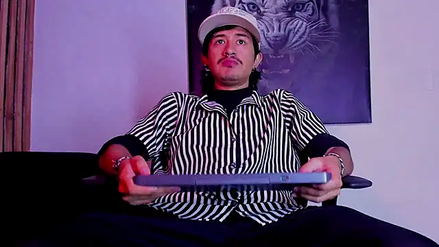 DimitriDeluxe online show from September 2025 07:02:02 PM