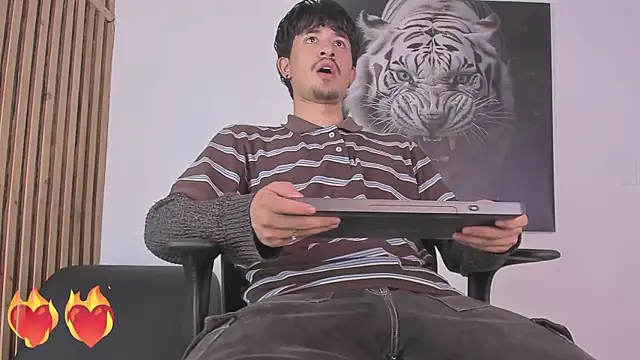 DimitriDeluxe online show from October 2025 08:09:02 PM