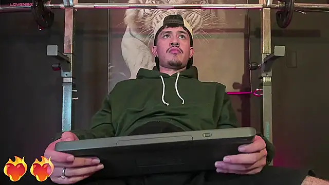 DimitriDeluxe online show from November 2025 12:34:02 AM