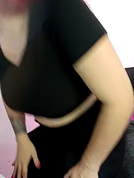 Snapshot of kim7_ chatting on March 2026 03:06:01 PM kim7 online show from March 2026 03:06:01 PM