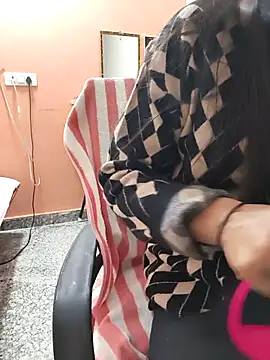 Shalu G online show from November 2025 11:31:02 AM