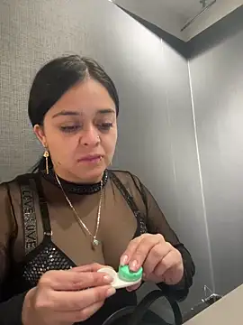 Snapshot of Emily_Rivers_ chatting on November 2025 01:21:02 PM Emily Rivers online show from November 2025 01:21:02 PM