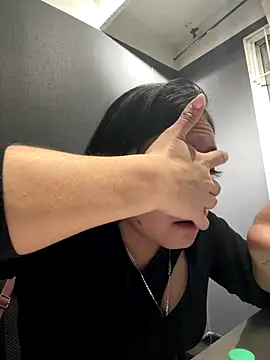 Snapshot of Emily_Rivers_ chatting on November 2025 12:29:02 PM Emily Rivers online show from November 2025 12:29:02 PM