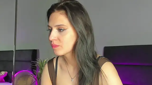 Snapshot of Forever_Smiler chatting on November 2025 09:52:01 AM Forever Smiler online show from November 2025 09:52:01 AM