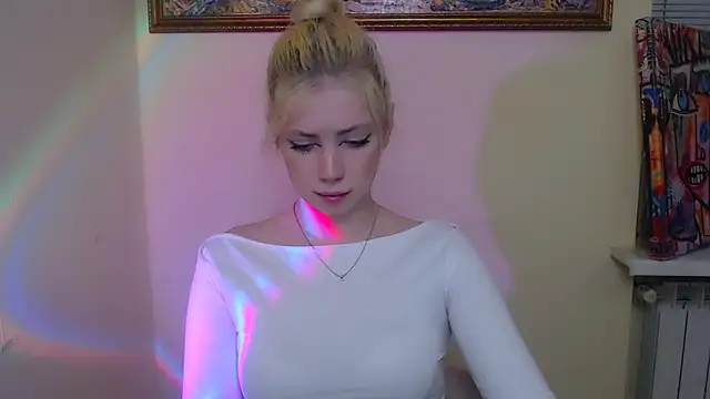 AliceHotty  online show from April 2026 07:17:01 AM