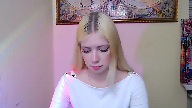 AliceHotty  online show from April 2026 07:25:02 AM