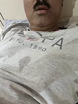 moonflower25 online show from October 2025 07:47:01 PM