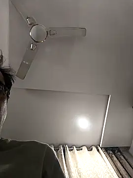 moonflower25 online show from December 2025 05:18:02 PM