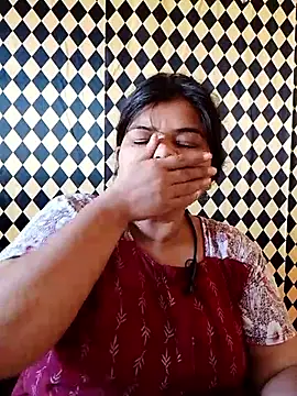 Snapshot of Meenu_tiwari chatting on September 2025 09:45:02 AM Meenu tiwari online show from September 2025 09:45:02 AM
