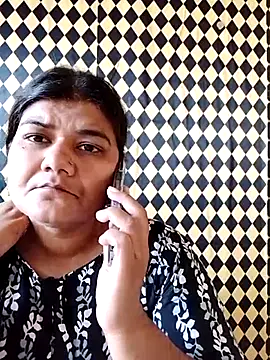 Snapshot of Meenu_tiwari chatting on September 2025 07:57:01 AM Meenu tiwari online show from September 2025 07:57:01 AM